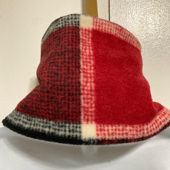 Neck Warmer Winter Scarf Cowl With Buttons Soft Fleece Checkered Red White Black - Picture 5 of 7